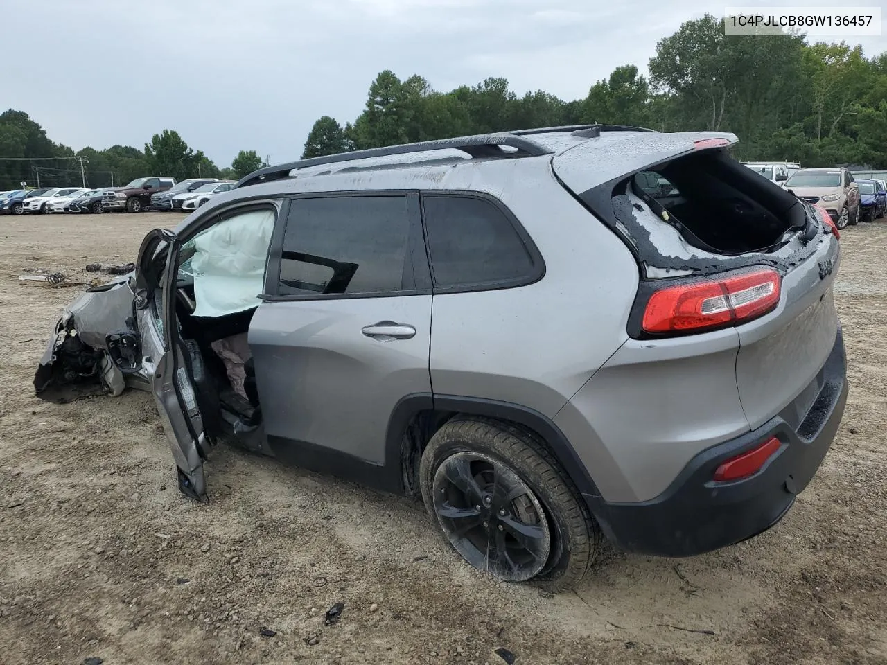 2016 Jeep Cherokee Latitude VIN: 1C4PJLCB8GW136457 Lot: 70281294