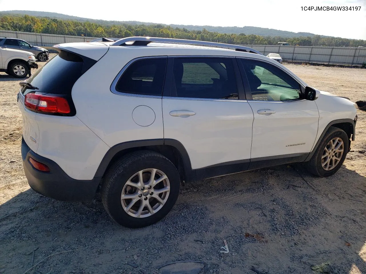 2016 Jeep Cherokee Latitude VIN: 1C4PJMCB4GW334197 Lot: 70960824