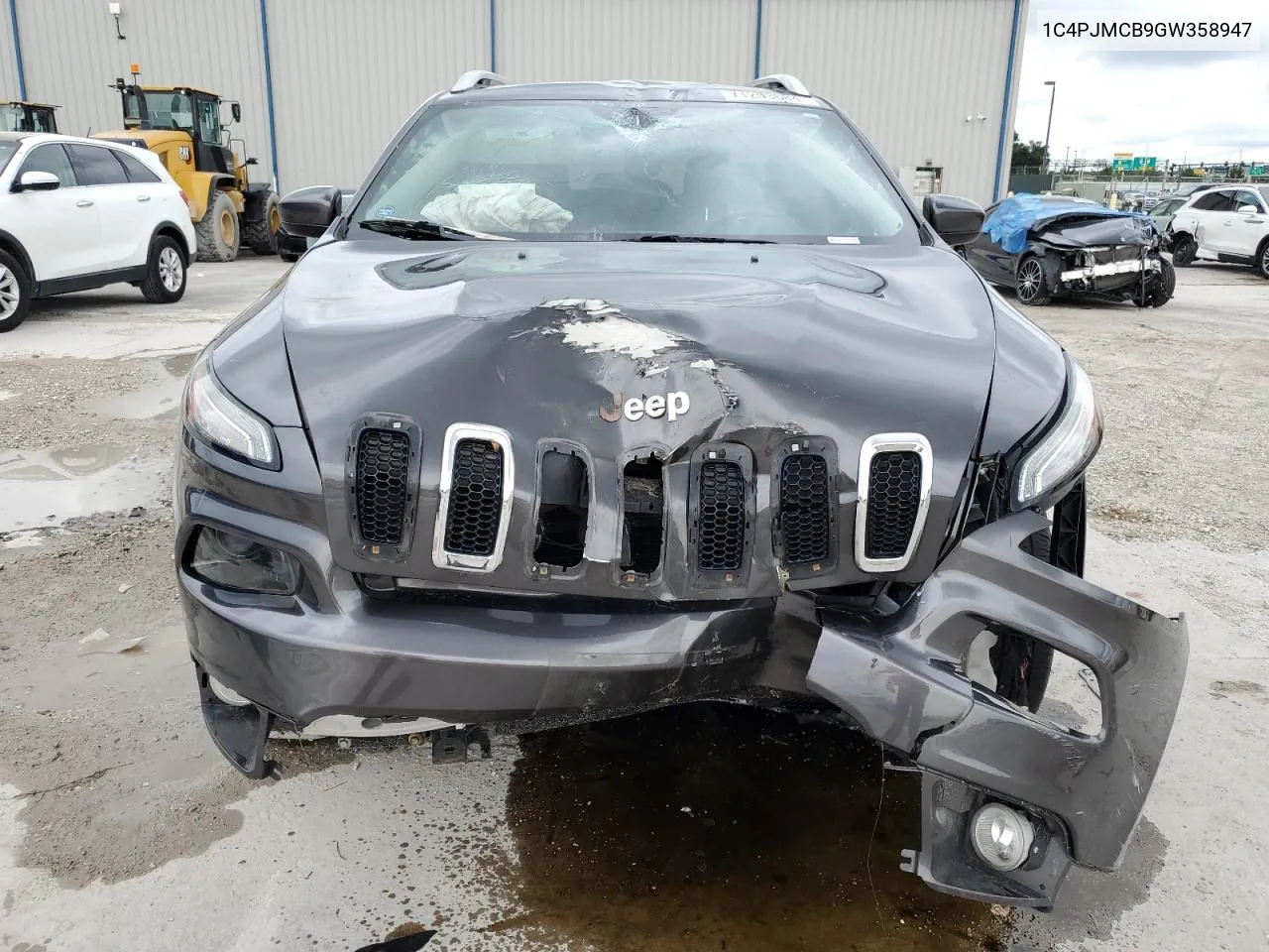 2016 Jeep Cherokee Latitude VIN: 1C4PJMCB9GW358947 Lot: 71203684