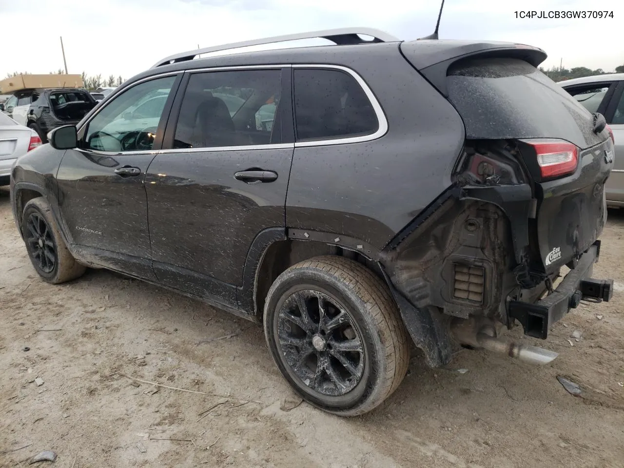 2016 Jeep Cherokee Latitude VIN: 1C4PJLCB3GW370974 Lot: 71297854