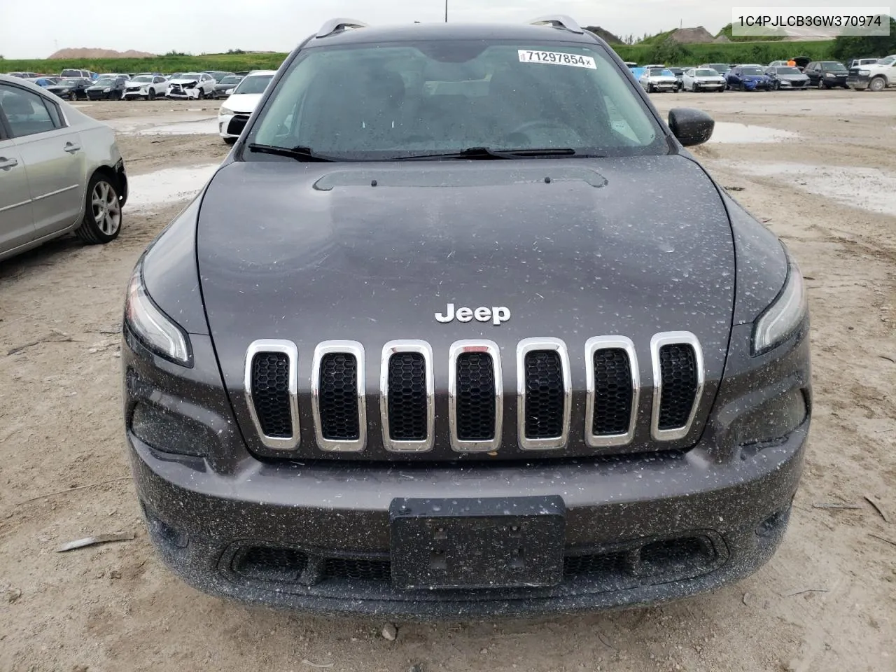 2016 Jeep Cherokee Latitude VIN: 1C4PJLCB3GW370974 Lot: 71297854