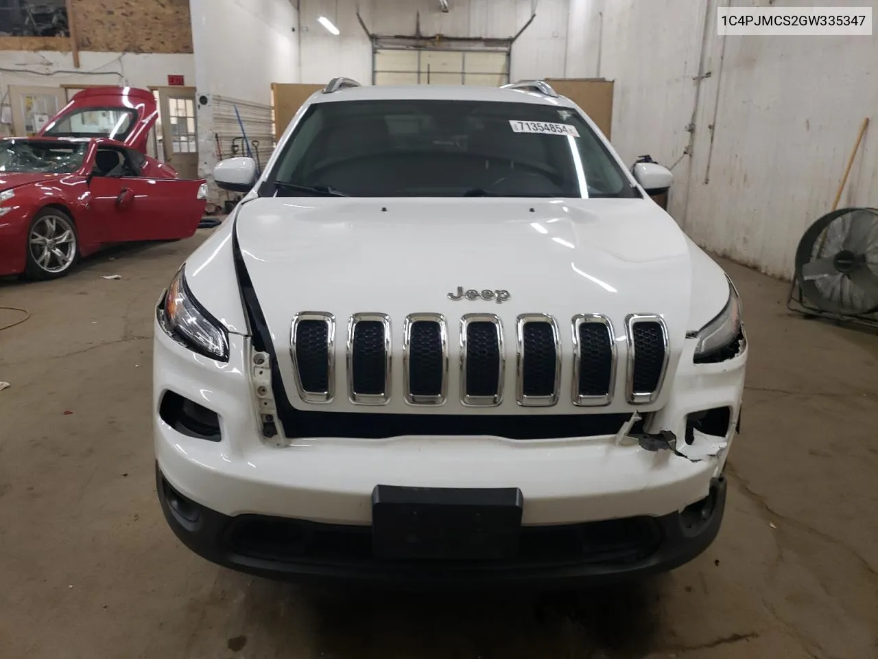 1C4PJMCS2GW335347 2016 Jeep Cherokee Latitude