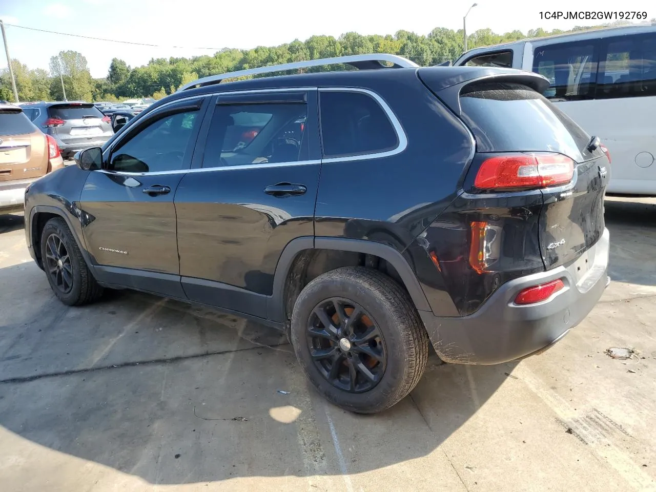 2016 Jeep Cherokee Latitude VIN: 1C4PJMCB2GW192769 Lot: 71521704