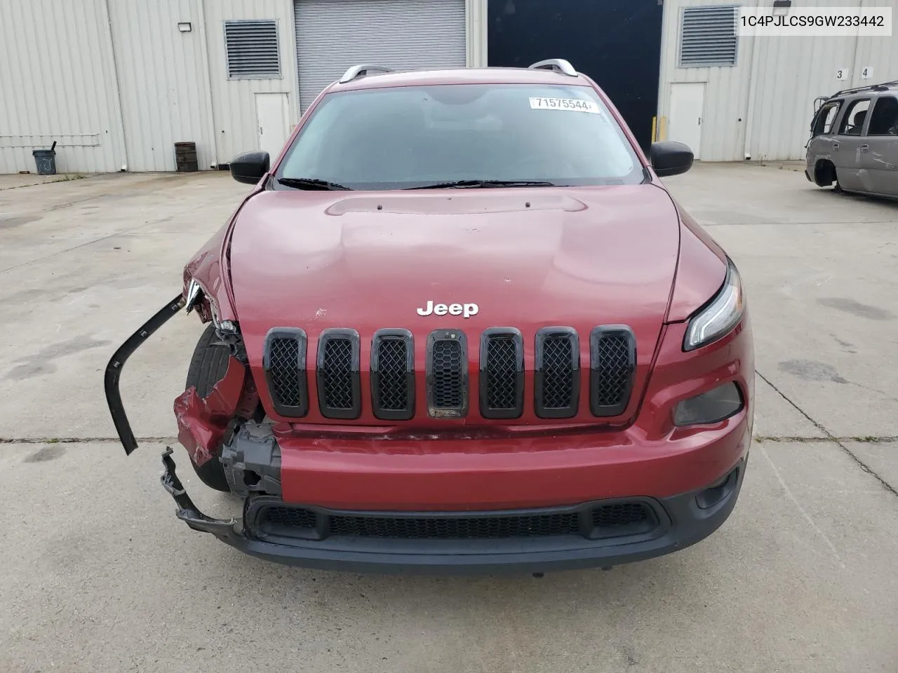 2016 Jeep Cherokee Latitude VIN: 1C4PJLCS9GW233442 Lot: 71575544