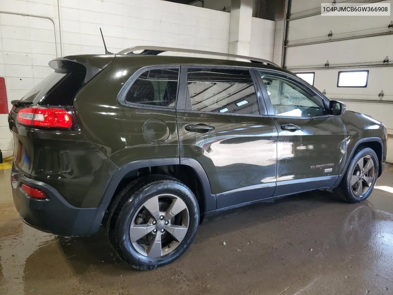 1C4PJMCB6GW366908 2016 Jeep Cherokee Latitude