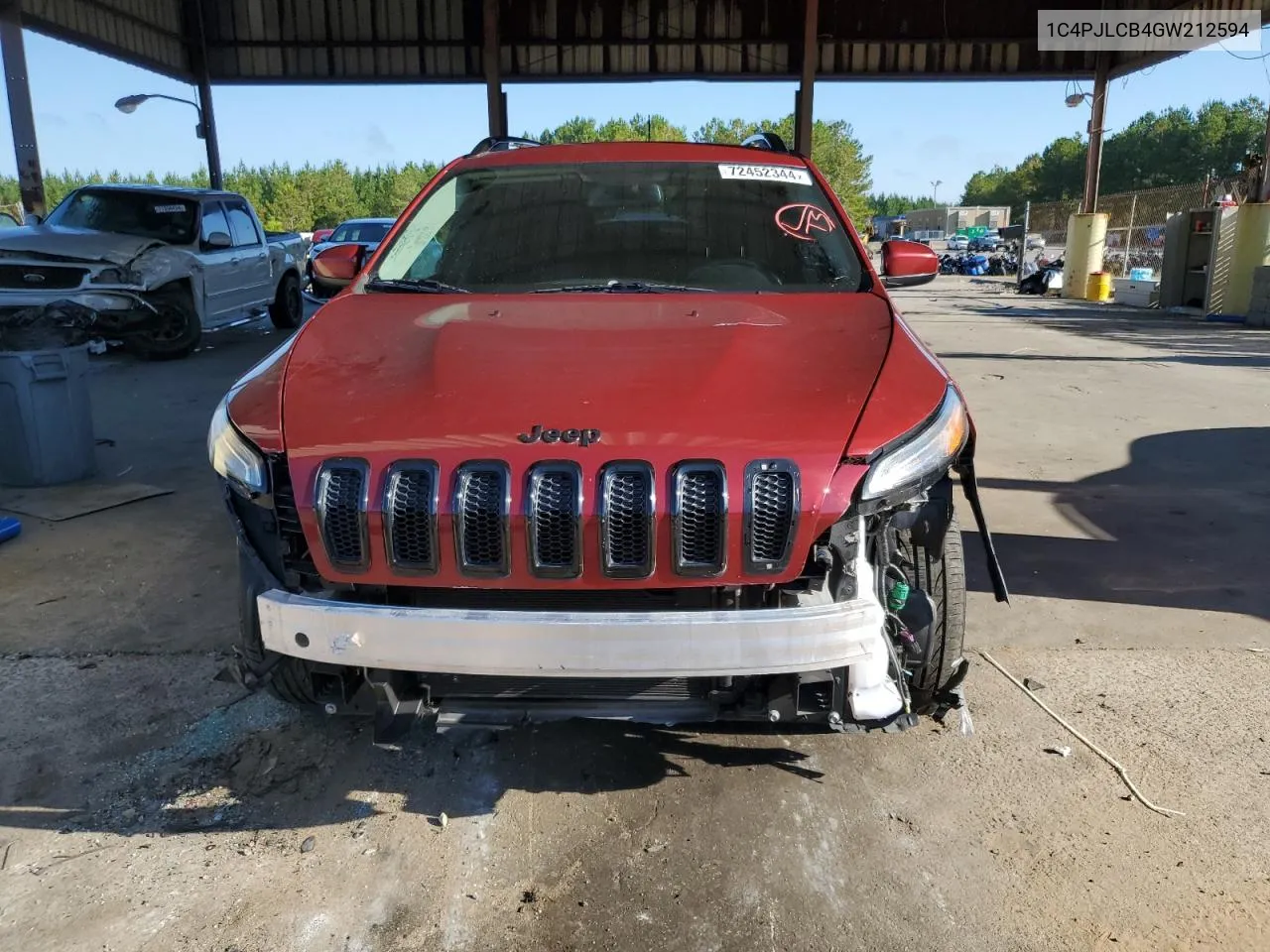 2016 Jeep Cherokee Latitude VIN: 1C4PJLCB4GW212594 Lot: 72452344