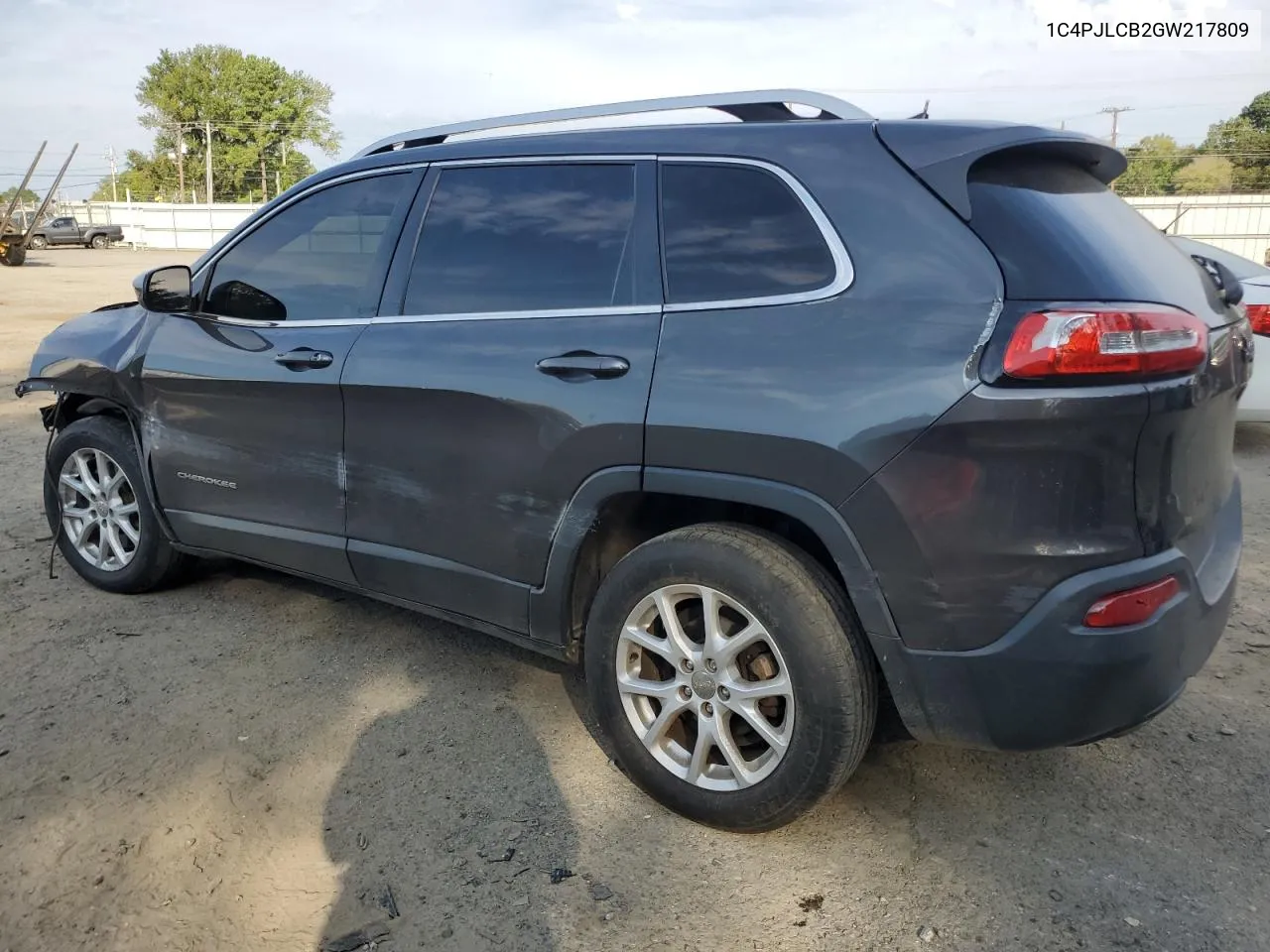 2016 Jeep Cherokee Latitude VIN: 1C4PJLCB2GW217809 Lot: 72555514