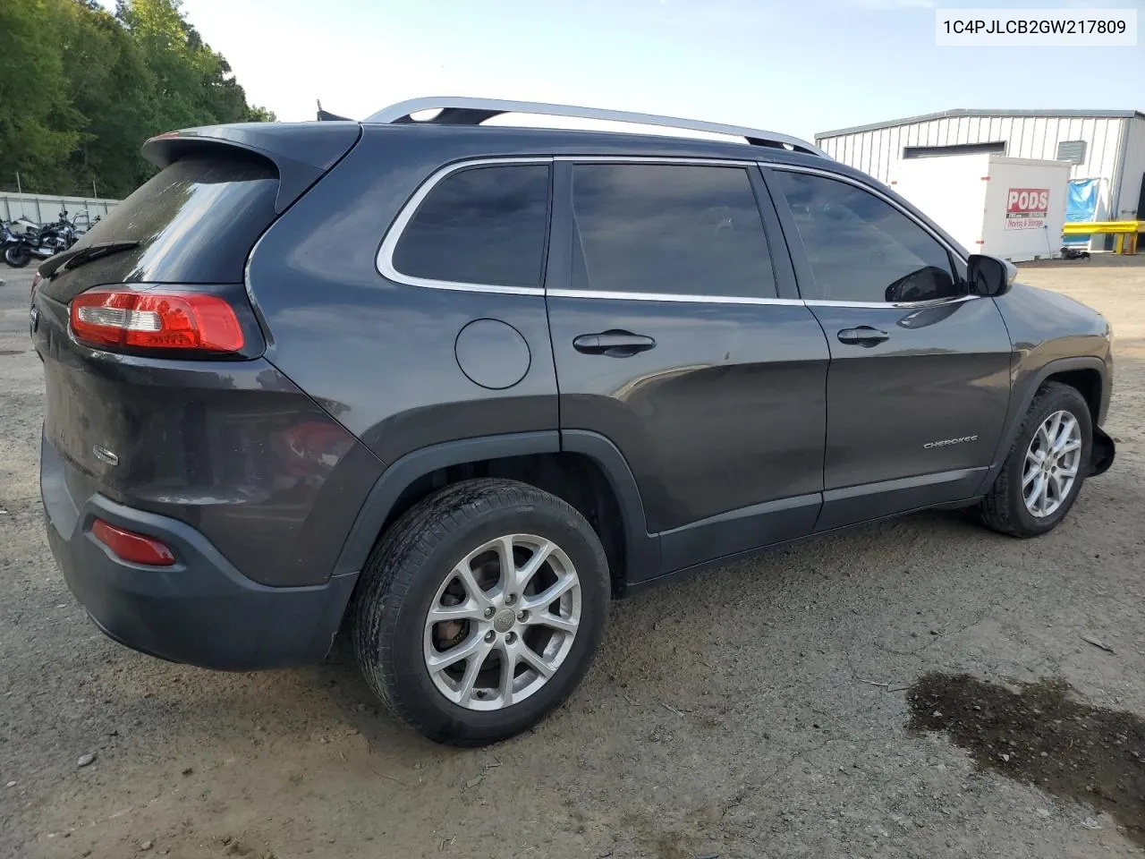 2016 Jeep Cherokee Latitude VIN: 1C4PJLCB2GW217809 Lot: 72555514