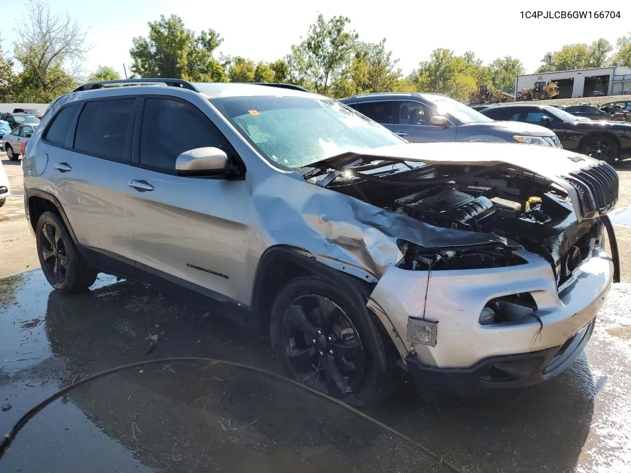 2016 Jeep Cherokee Latitude VIN: 1C4PJLCB6GW166704 Lot: 72582724