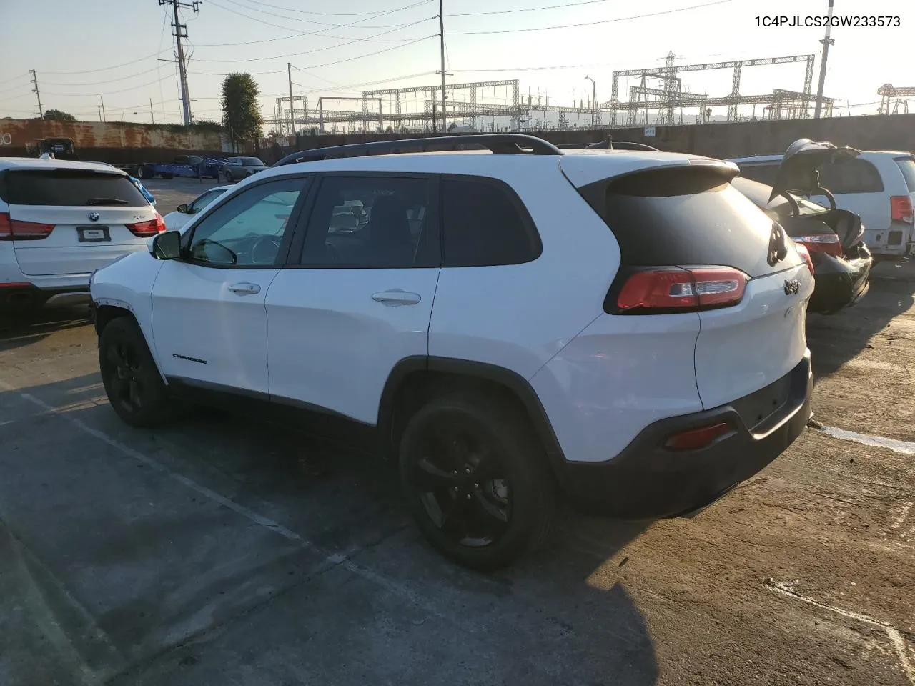 2016 Jeep Cherokee Latitude VIN: 1C4PJLCS2GW233573 Lot: 72623754