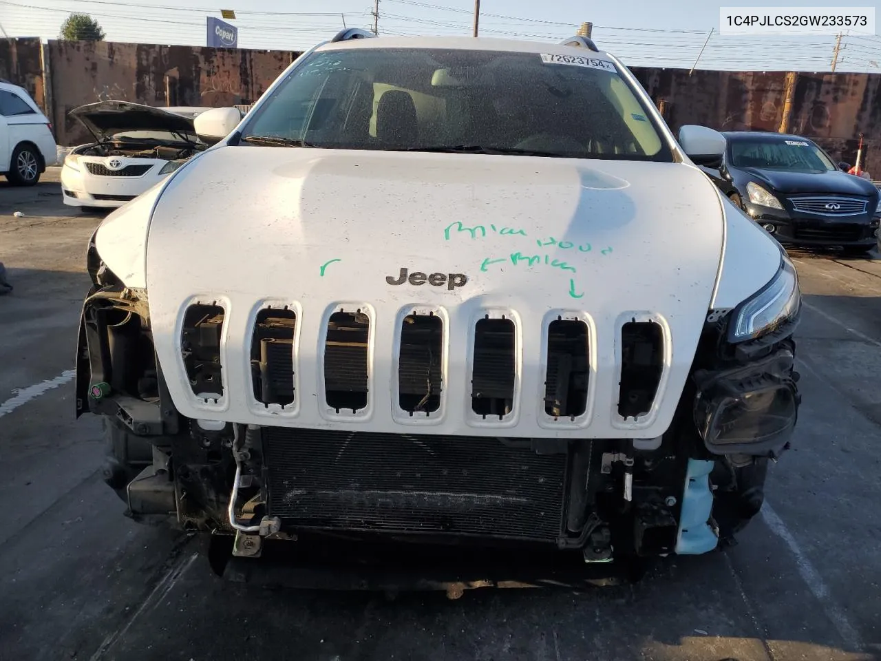 2016 Jeep Cherokee Latitude VIN: 1C4PJLCS2GW233573 Lot: 72623754