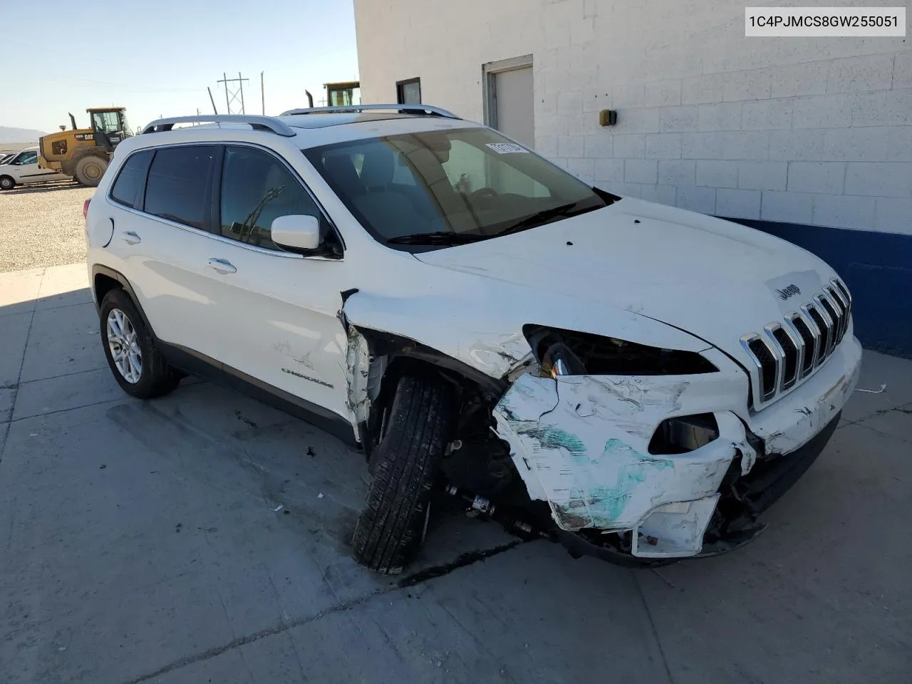 2016 Jeep Cherokee Latitude VIN: 1C4PJMCS8GW255051 Lot: 73117264