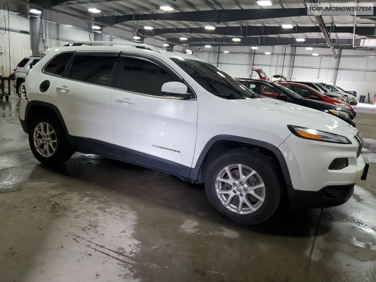 2016 Jeep Cherokee Latitude VIN: 1C4PJMCB6GW357934 Lot: 73230914