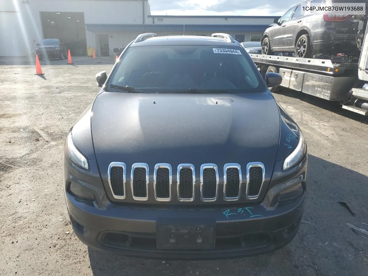 2016 Jeep Cherokee Latitude VIN: 1C4PJMCB7GW193688 Lot: 73354044