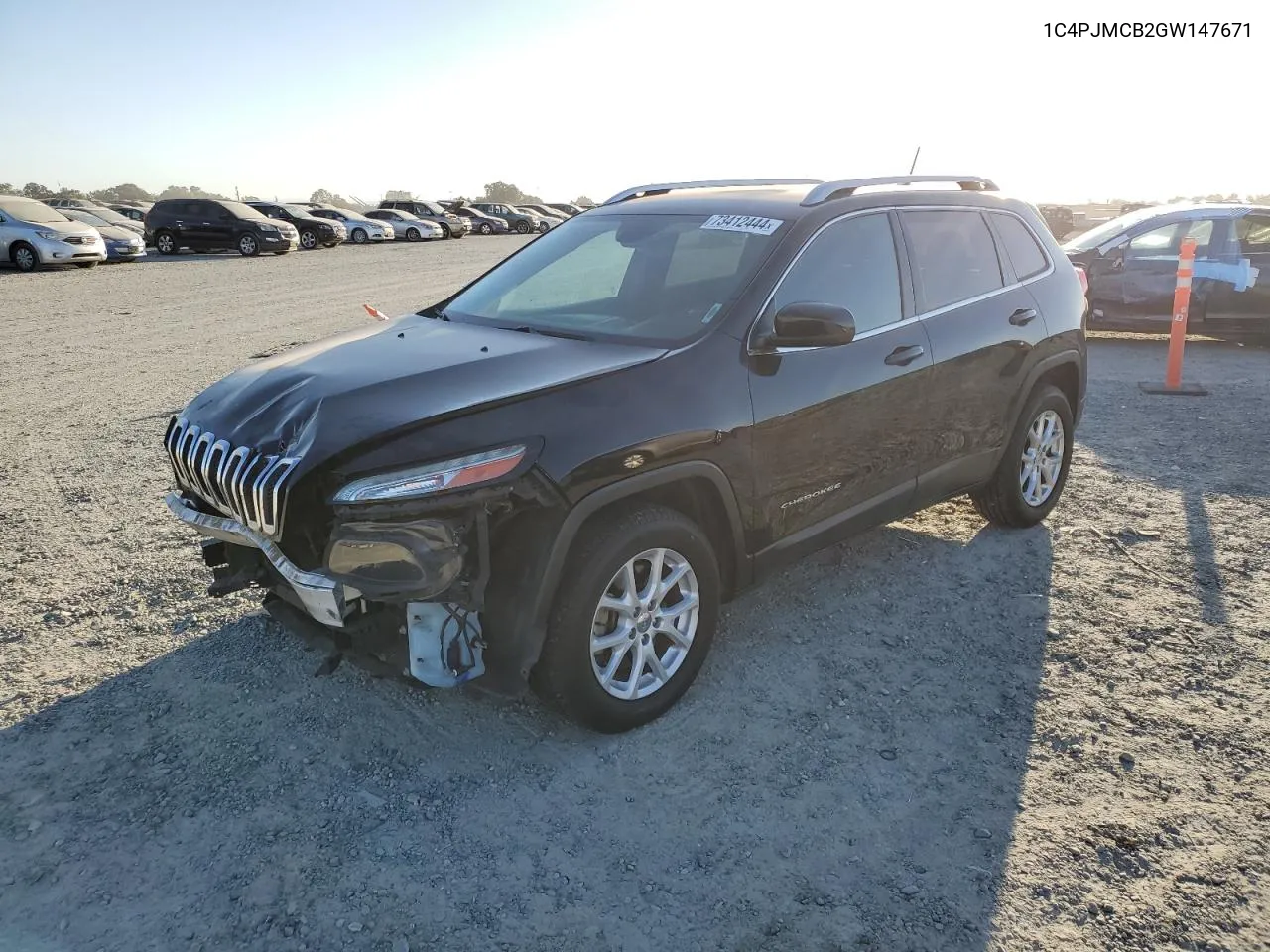 2016 Jeep Cherokee Latitude VIN: 1C4PJMCB2GW147671 Lot: 73412444