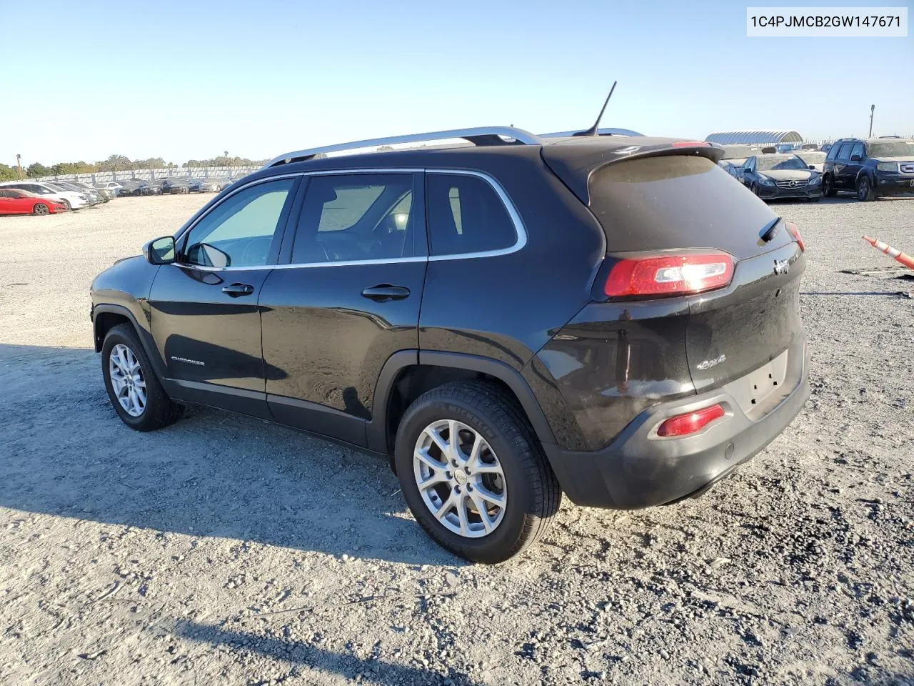 2016 Jeep Cherokee Latitude VIN: 1C4PJMCB2GW147671 Lot: 73412444