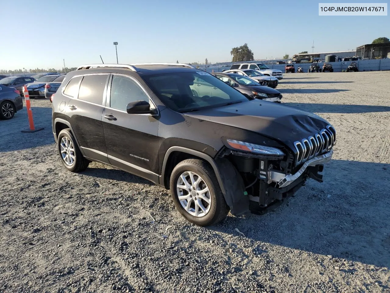 2016 Jeep Cherokee Latitude VIN: 1C4PJMCB2GW147671 Lot: 73412444