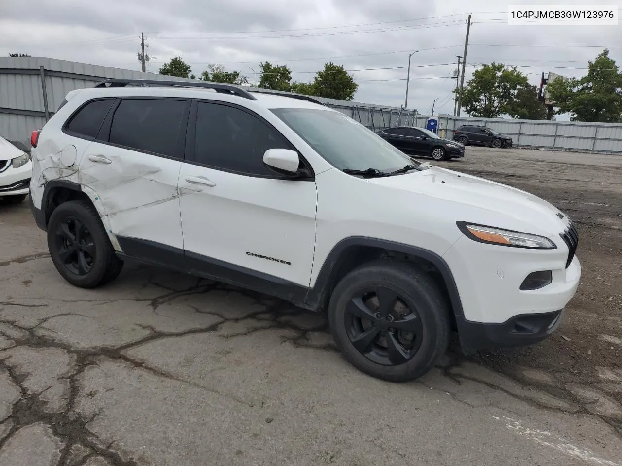 2016 Jeep Cherokee Latitude VIN: 1C4PJMCB3GW123976 Lot: 73553574