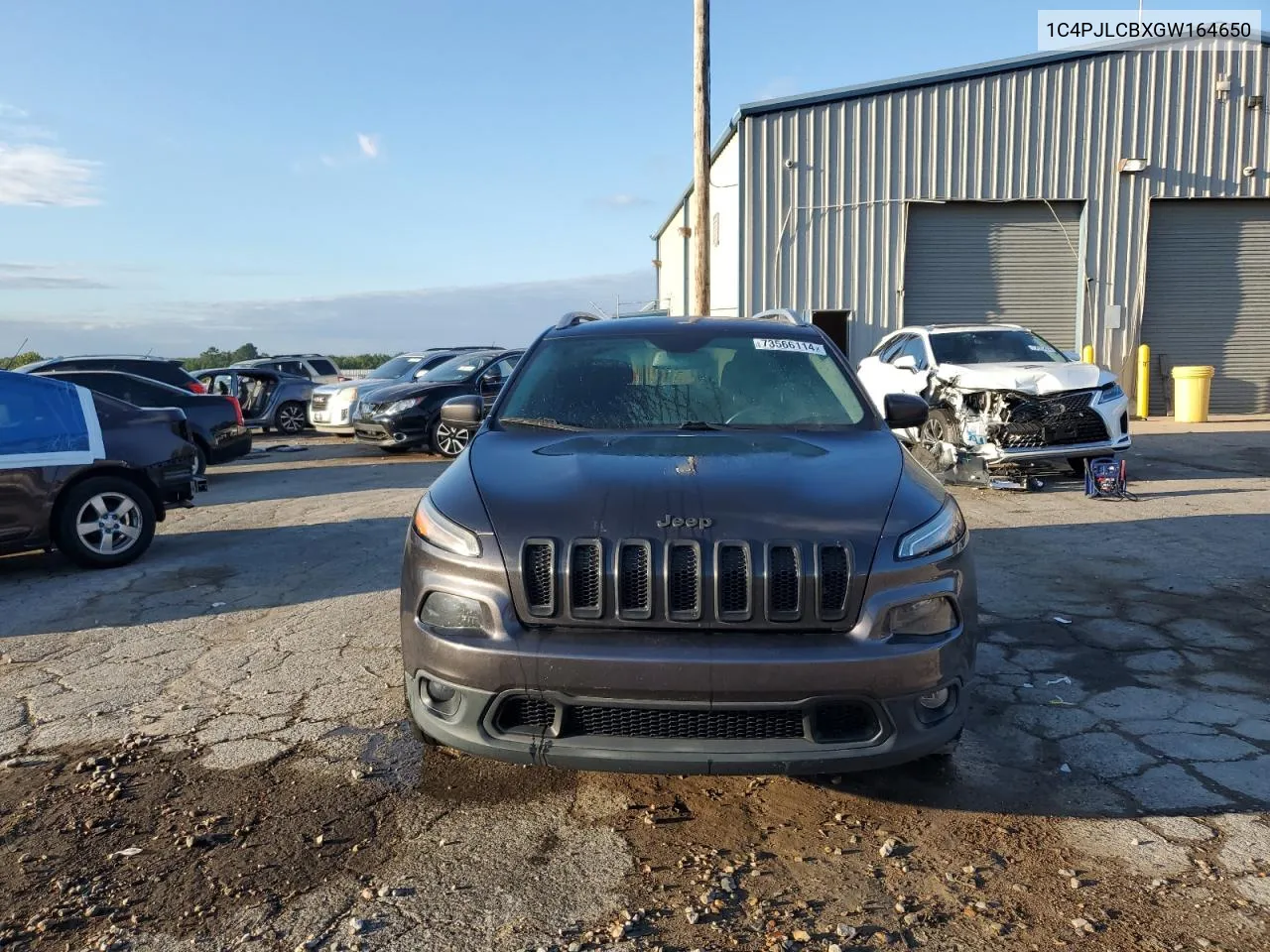 2016 Jeep Cherokee Latitude VIN: 1C4PJLCBXGW164650 Lot: 73566114