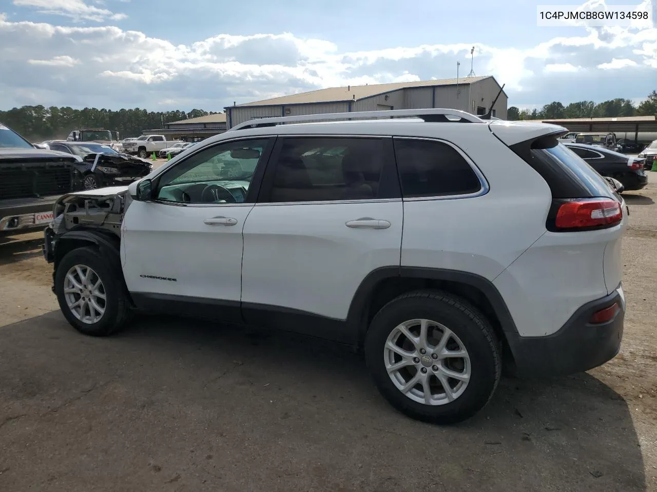 2016 Jeep Cherokee Latitude VIN: 1C4PJMCB8GW134598 Lot: 73700444