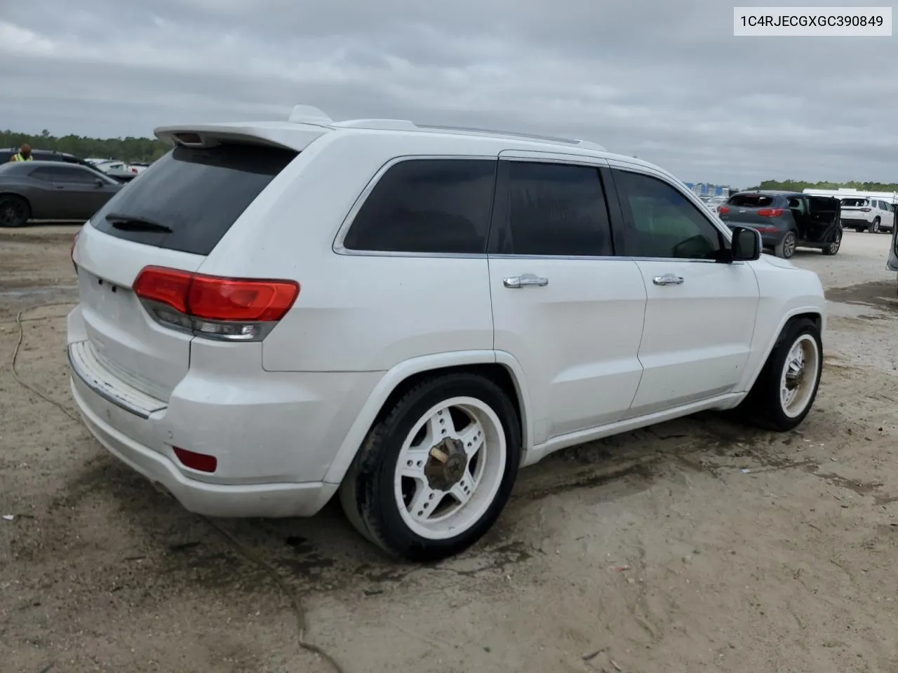 2016 Jeep Grand Cherokee Overland VIN: 1C4RJECGXGC390849 Lot: 75075164