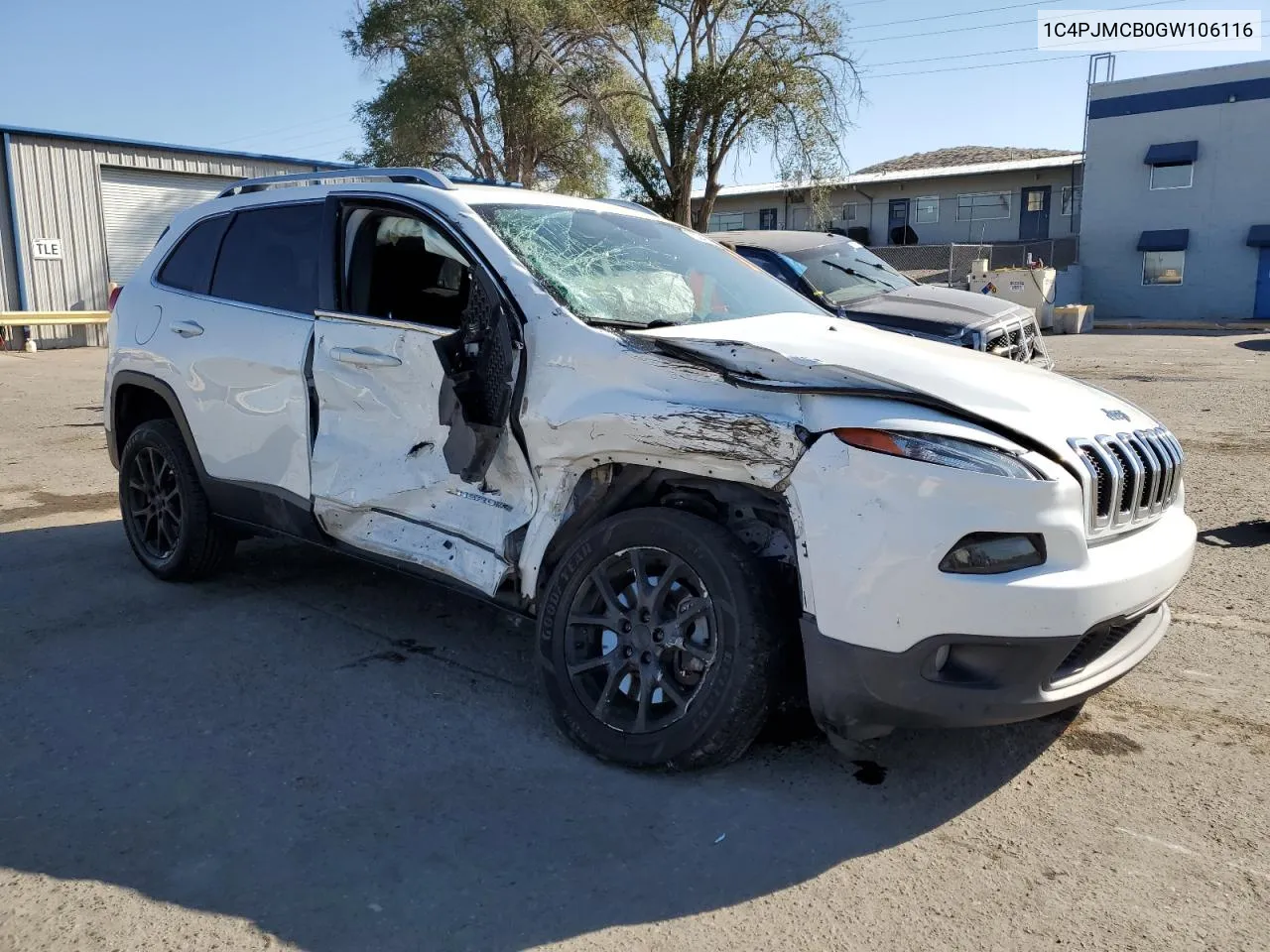 2016 Jeep Cherokee Latitude VIN: 1C4PJMCB0GW106116 Lot: 75240394