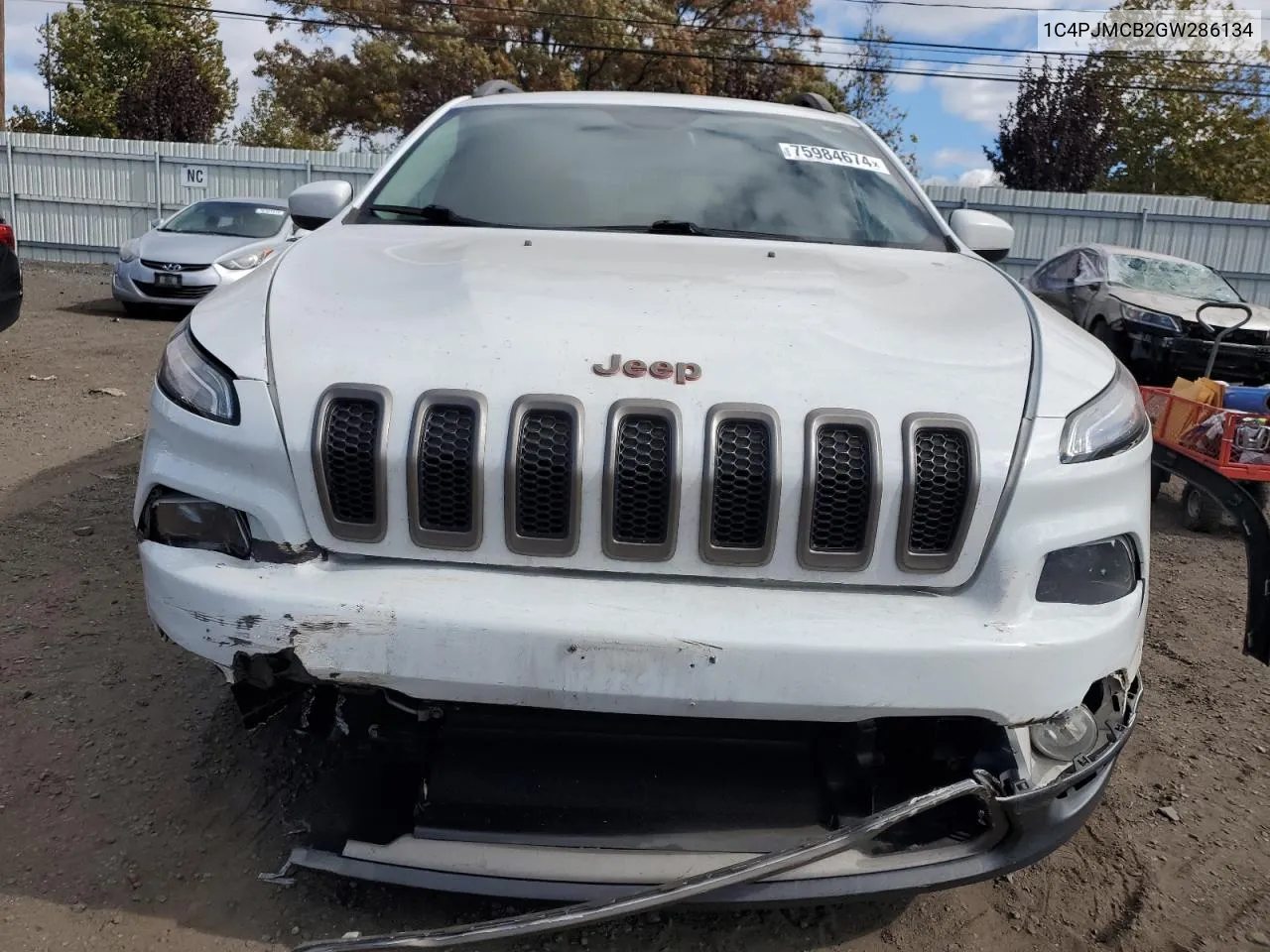 2016 Jeep Cherokee Latitude VIN: 1C4PJMCB2GW286134 Lot: 75984674