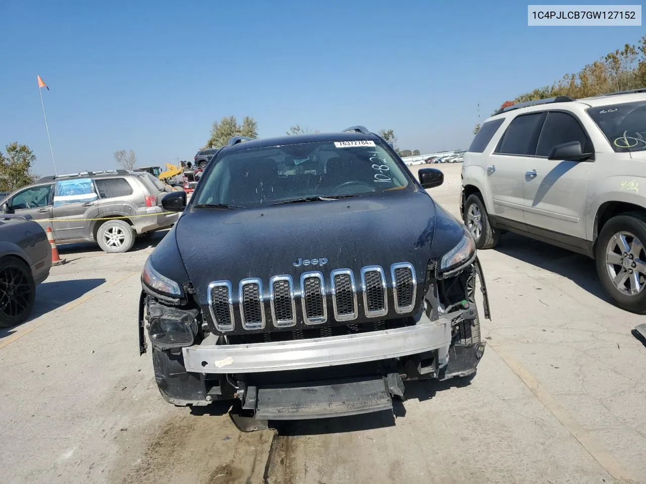 2016 Jeep Cherokee Latitude VIN: 1C4PJLCB7GW127152 Lot: 76372784