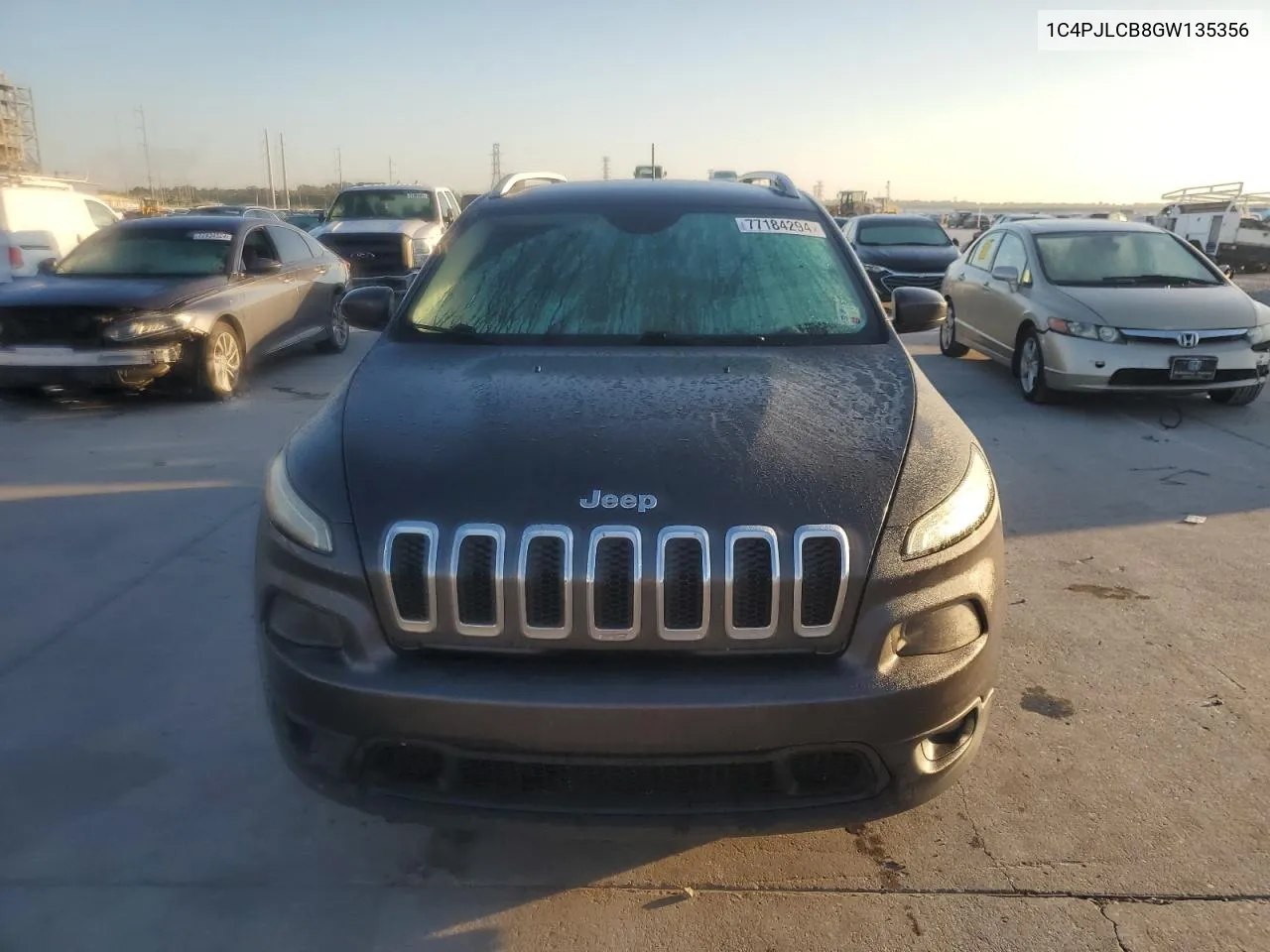 2016 Jeep Cherokee Latitude VIN: 1C4PJLCB8GW135356 Lot: 77184294