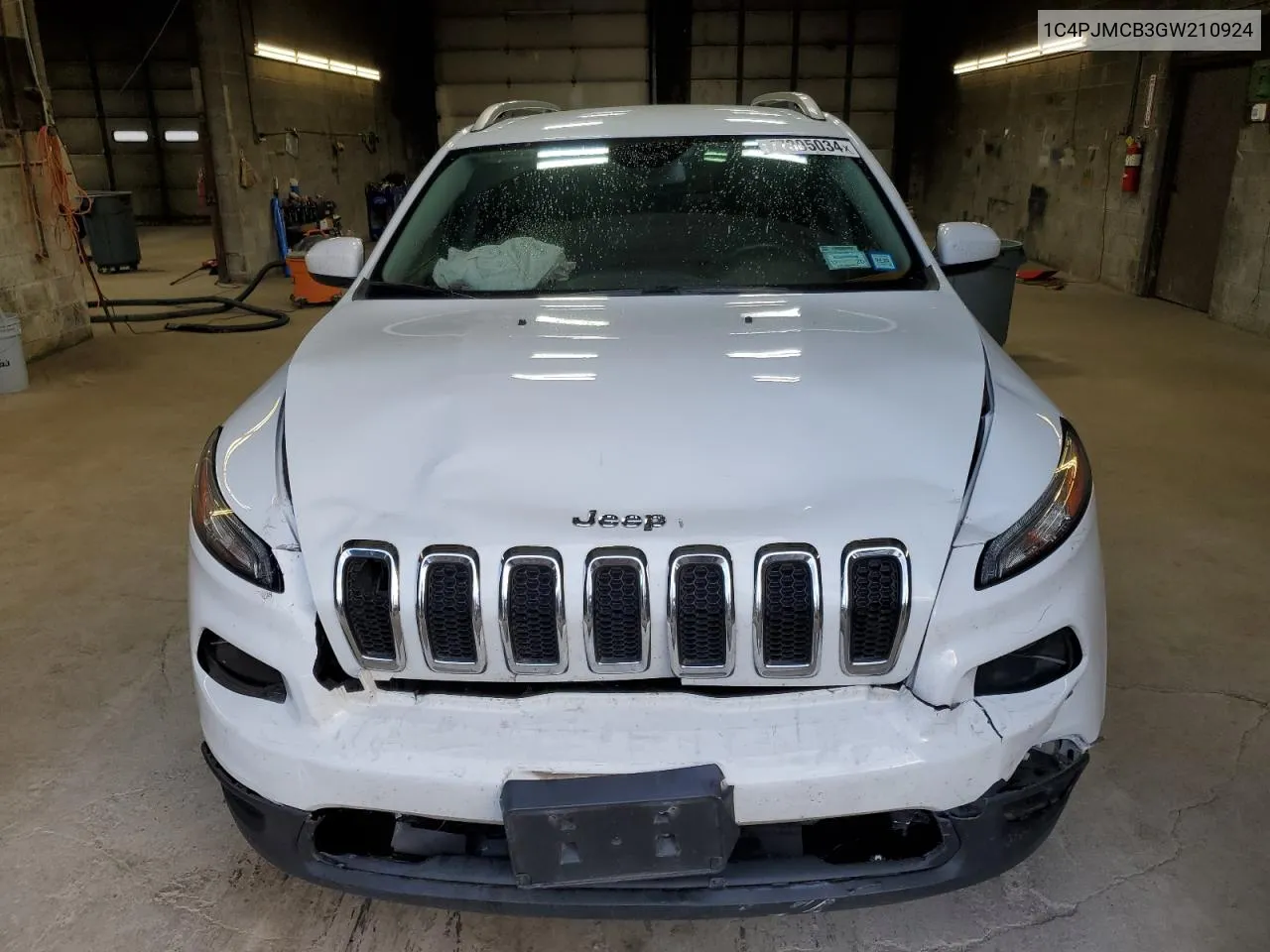 2016 Jeep Cherokee Latitude VIN: 1C4PJMCB3GW210924 Lot: 77305034