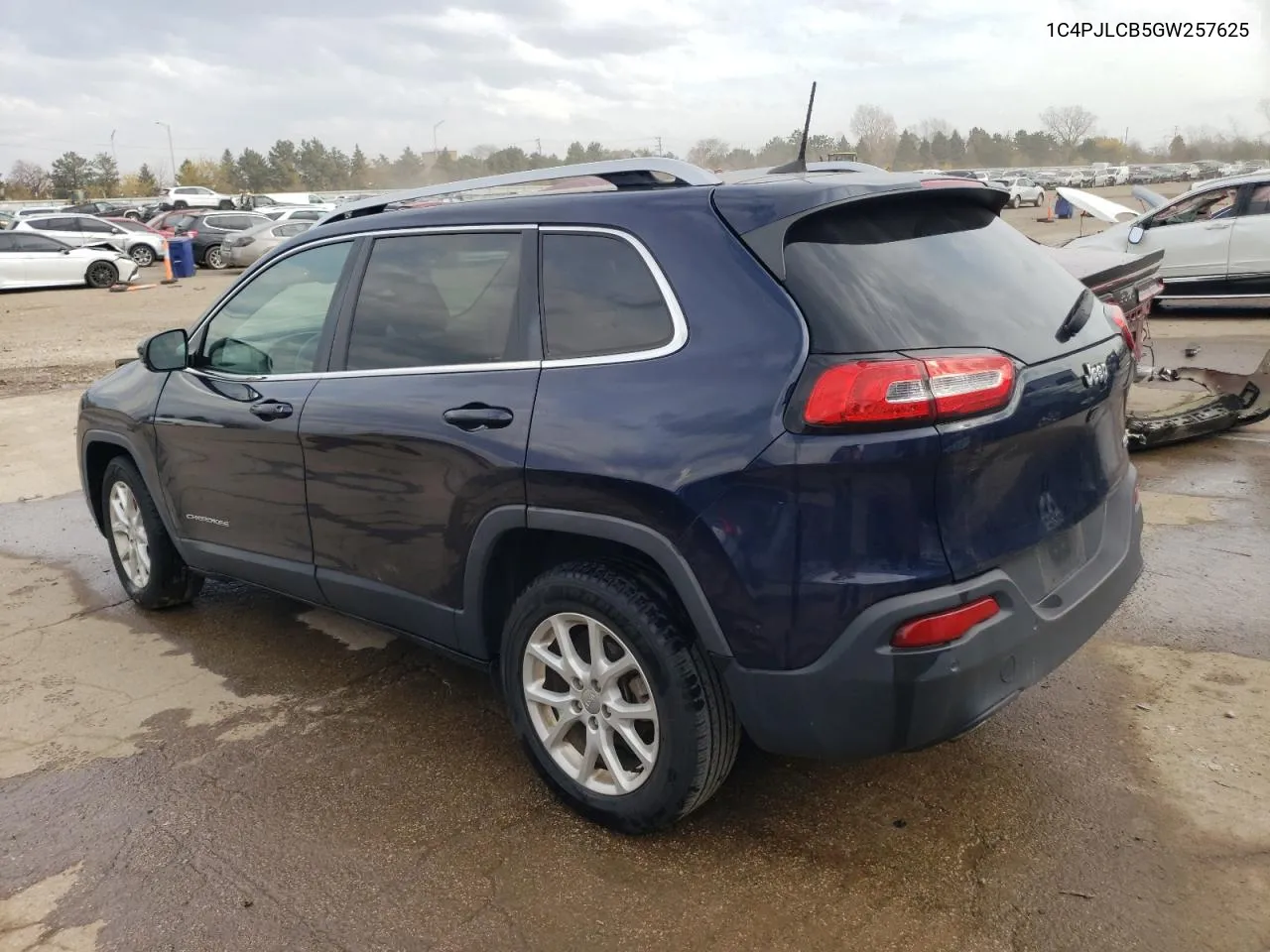 2016 Jeep Cherokee Latitude VIN: 1C4PJLCB5GW257625 Lot: 78234084