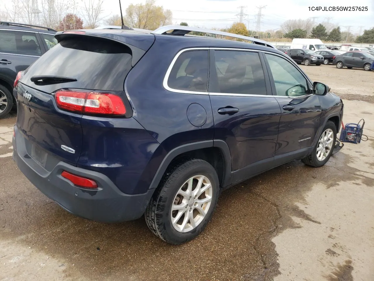 2016 Jeep Cherokee Latitude VIN: 1C4PJLCB5GW257625 Lot: 78234084