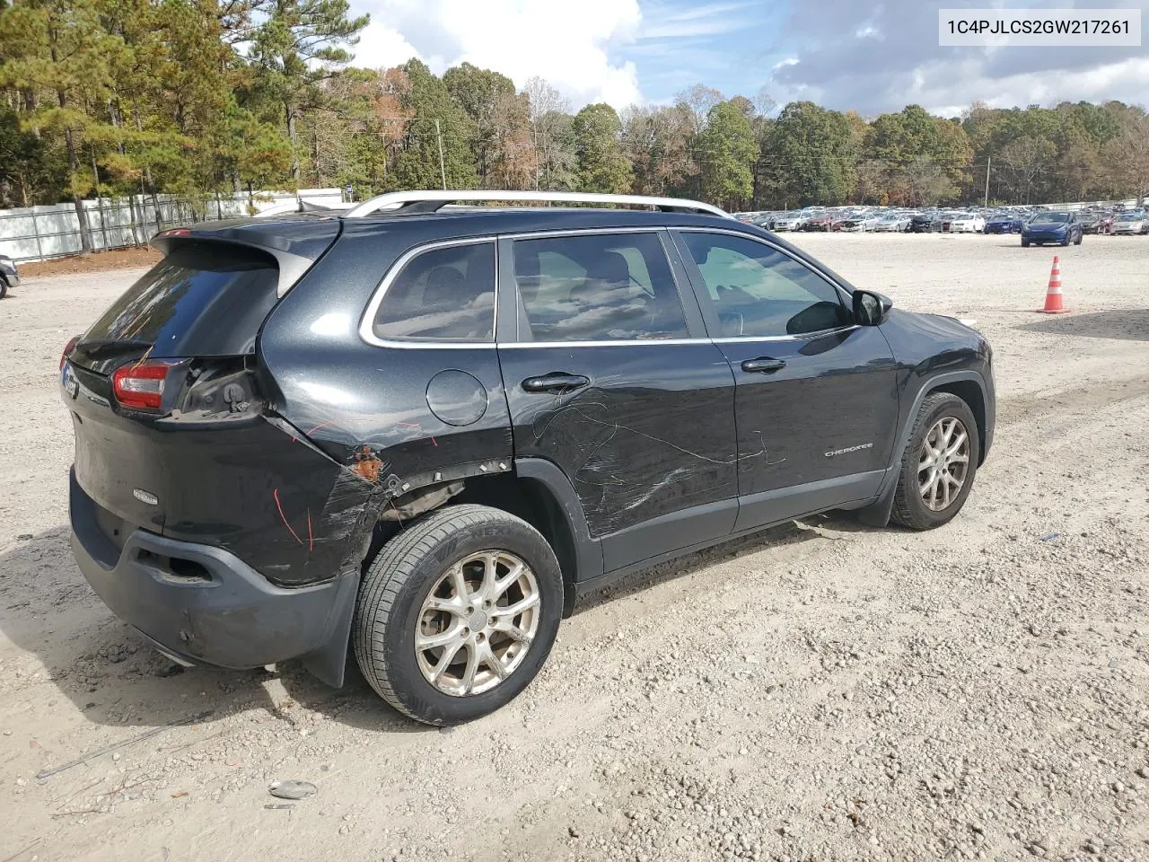 2016 Jeep Cherokee Latitude VIN: 1C4PJLCS2GW217261 Lot: 79169174