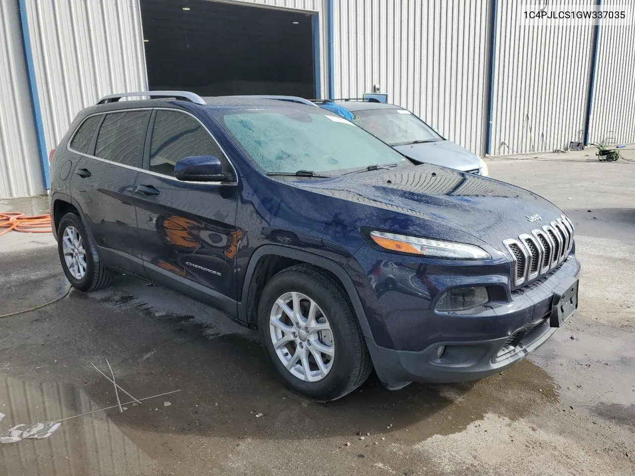 2016 Jeep Cherokee Latitude VIN: 1C4PJLCS1GW337035 Lot: 81126924