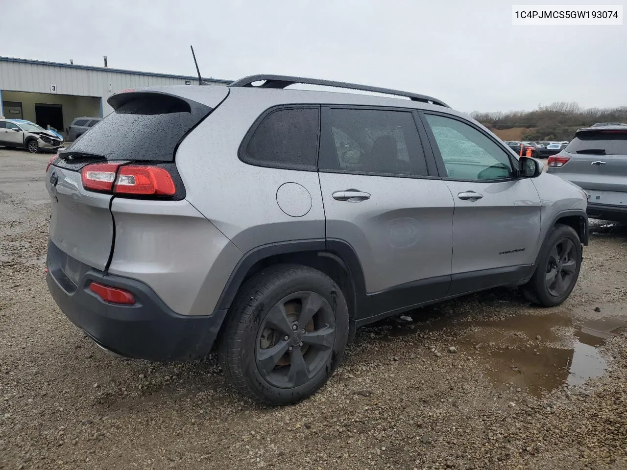 2016 Jeep Cherokee Latitude VIN: 1C4PJMCS5GW193074 Lot: 81172304