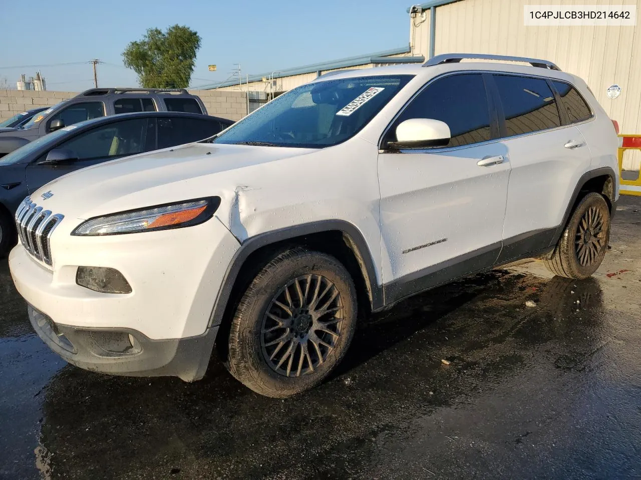 2017 Jeep Cherokee Latitude VIN: 1C4PJLCB3HD214642 Lot: 44945294