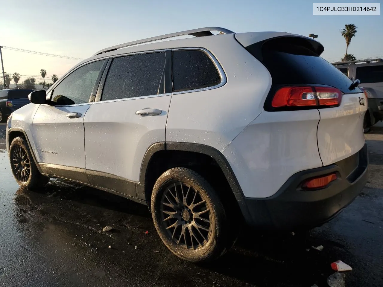 1C4PJLCB3HD214642 2017 Jeep Cherokee Latitude