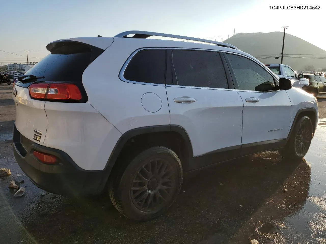 1C4PJLCB3HD214642 2017 Jeep Cherokee Latitude