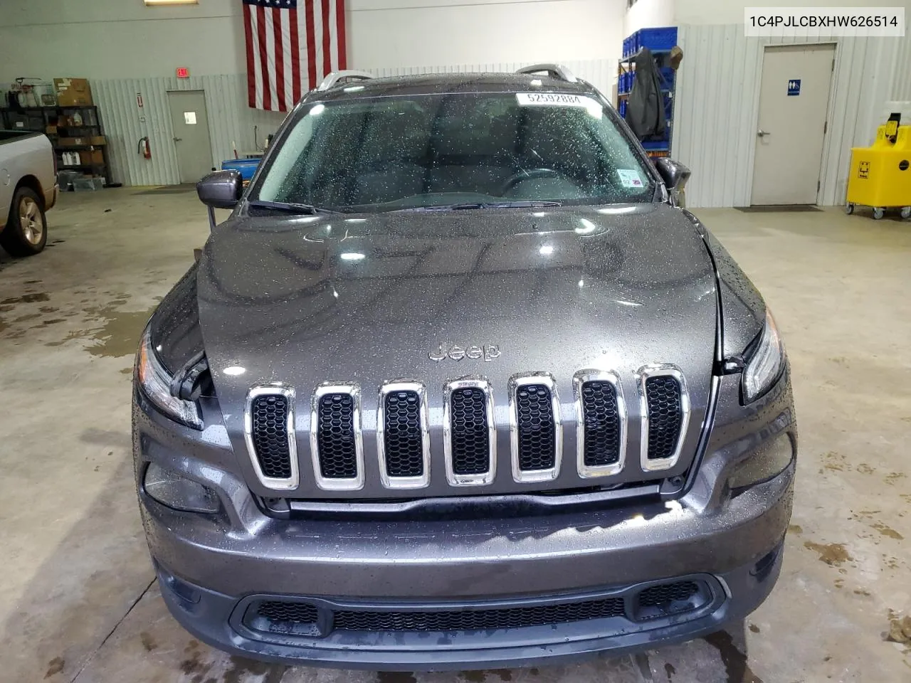 2017 Jeep Cherokee Latitude VIN: 1C4PJLCBXHW626514 Lot: 52592884