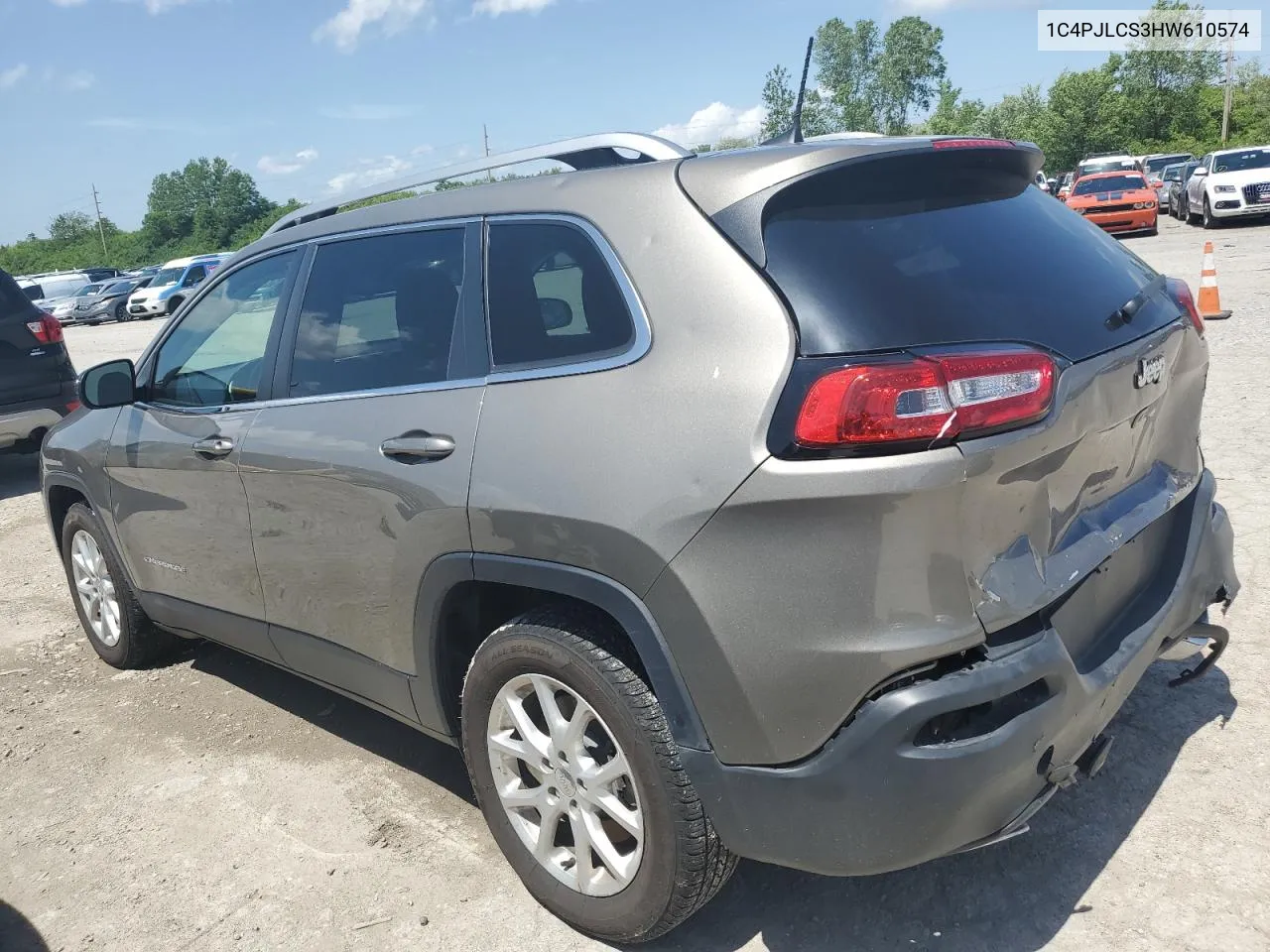 1C4PJLCS3HW610574 2017 Jeep Cherokee Latitude