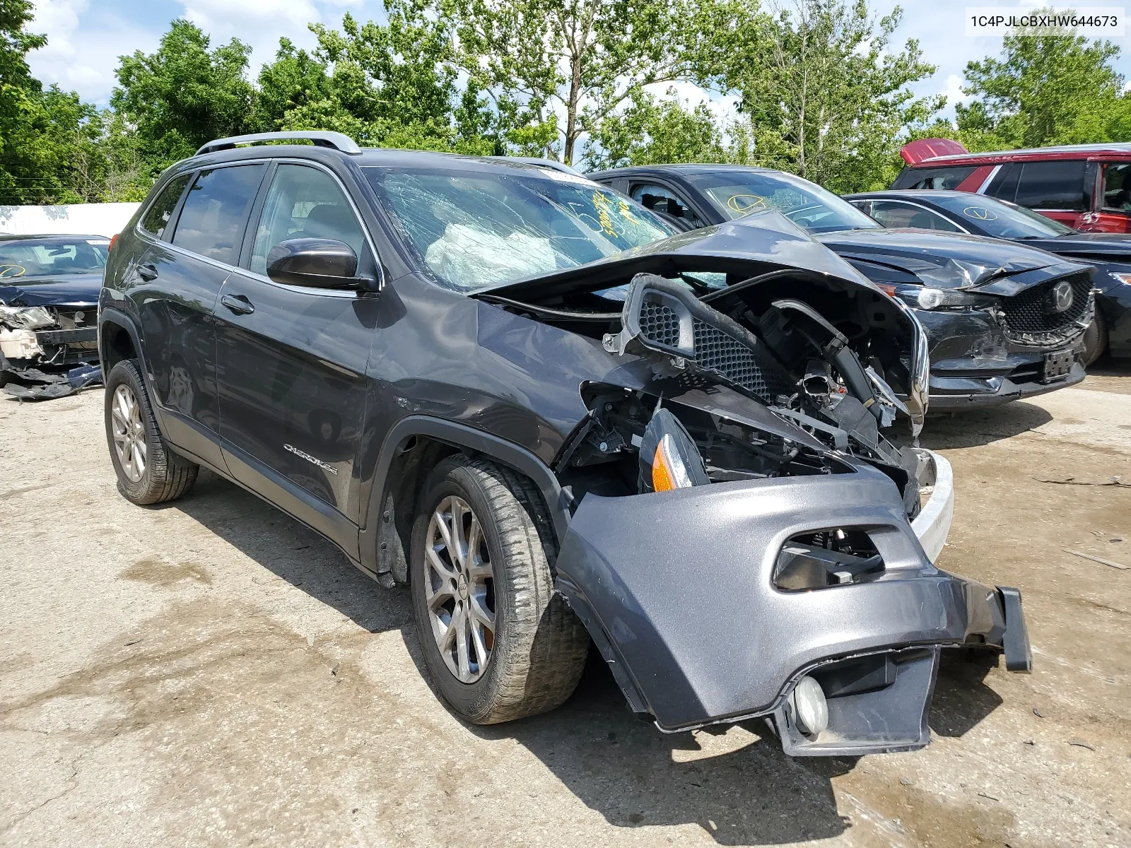 2017 Jeep Cherokee Latitude VIN: 1C4PJLCBXHW644673 Lot: 57062934