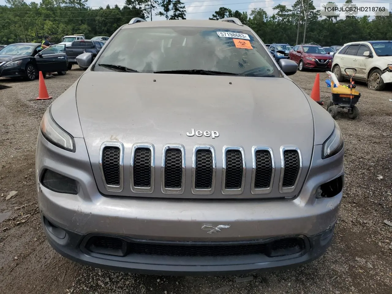 2017 Jeep Cherokee Latitude VIN: 1C4PJLCB2HD218763 Lot: 57198683