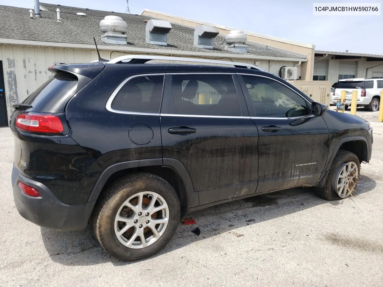 2017 Jeep Cherokee Latitude VIN: 1C4PJMCB1HW590766 Lot: 57276174