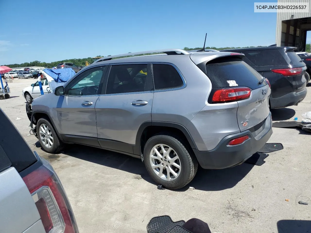 1C4PJMCB3HD226537 2017 Jeep Cherokee Latitude