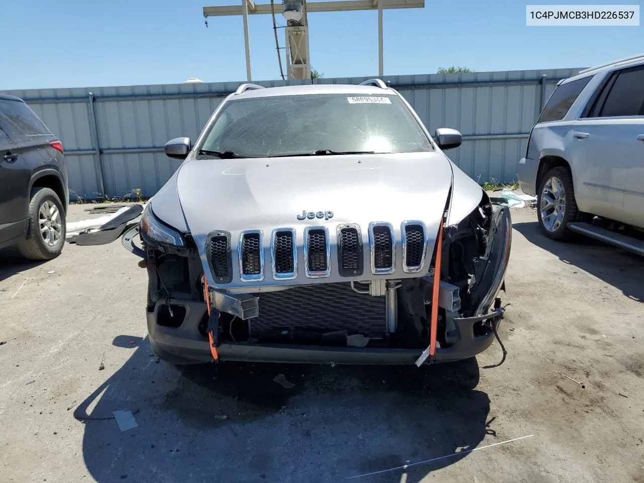 1C4PJMCB3HD226537 2017 Jeep Cherokee Latitude