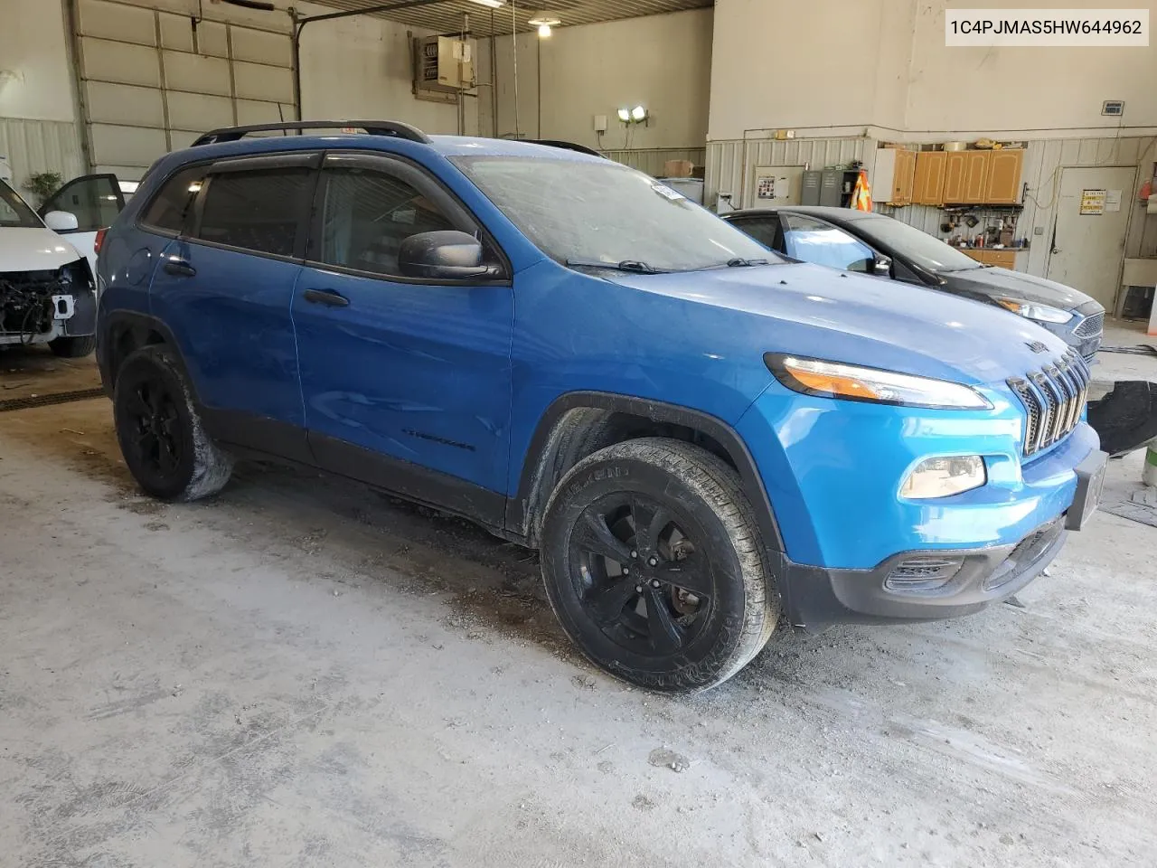 1C4PJMAS5HW644962 2017 Jeep Cherokee Sport