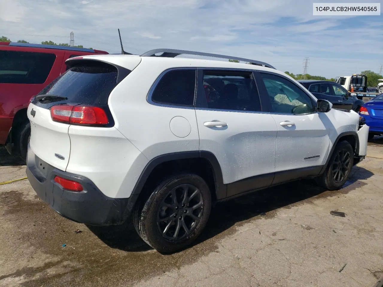 2017 Jeep Cherokee Latitude VIN: 1C4PJLCB2HW540565 Lot: 58689474