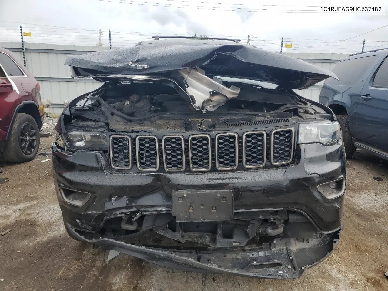 1C4RJFAG9HC637482 2017 Jeep Grand Cherokee Laredo