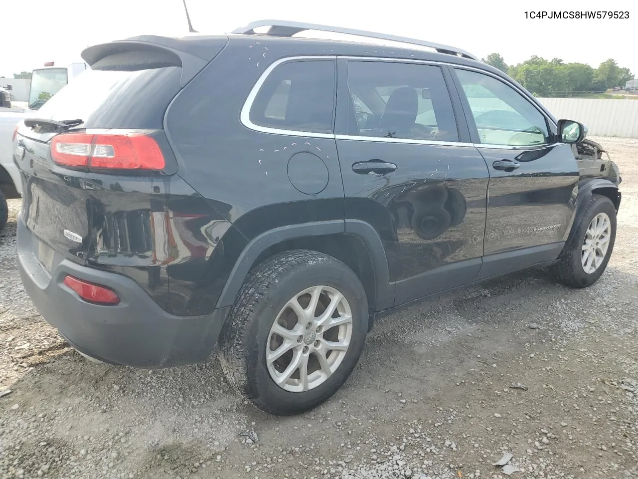 1C4PJMCS8HW579523 2017 Jeep Cherokee Latitude