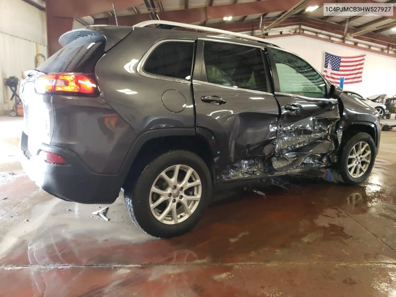 1C4PJMCB3HW527927 2017 Jeep Cherokee Latitude